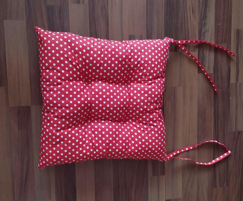 Sedák, polstr na židli PUNTÍK ČERVENÝ