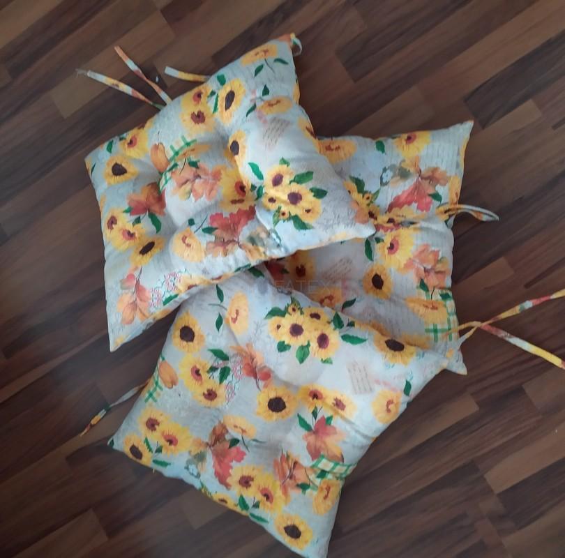 Sedák, polstr na židli prošívaný SLUNEČNICE