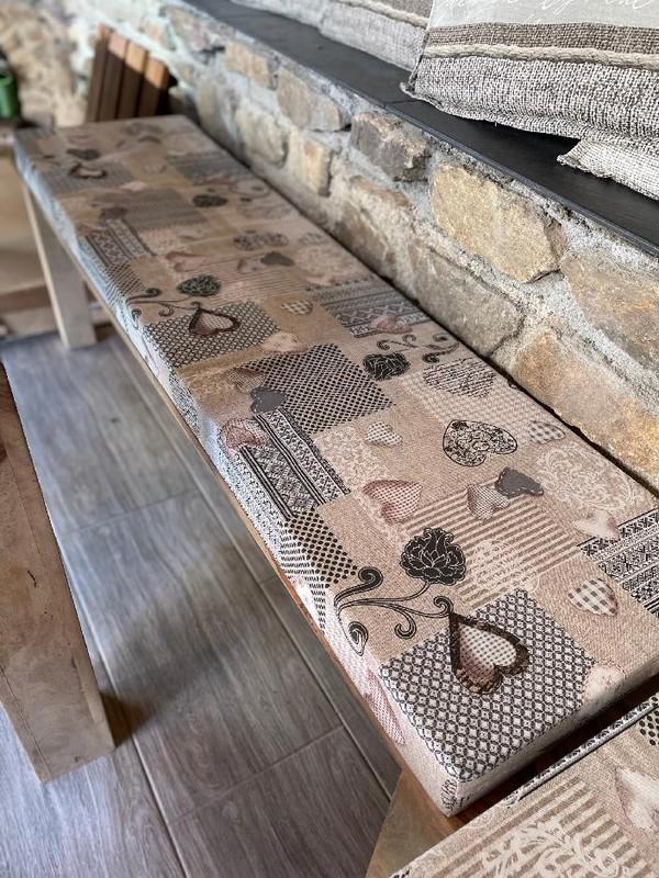 Polstr na dřevěné lavice