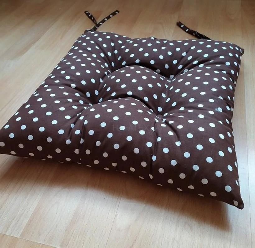 100% bavlna - tmavě hnědý puntík