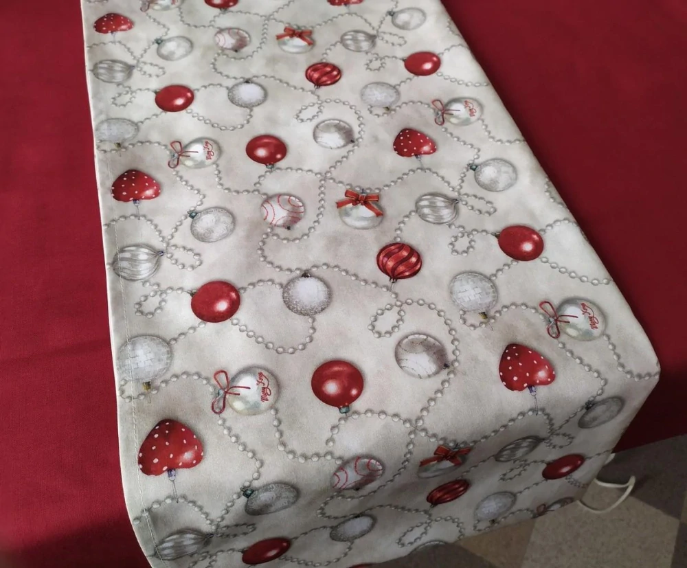 Luxusní vánoční ubrus OZDOBY