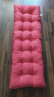 Sedák, polstr na botník PUNTÍK NA ČERVENÉ