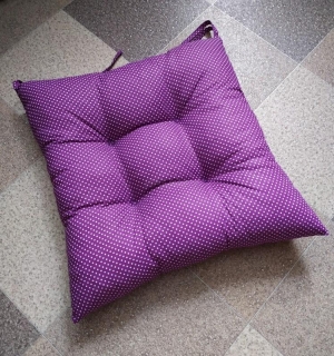 Sedák, polstr na židli  MINI PUNTÍK FIALOVÝ
