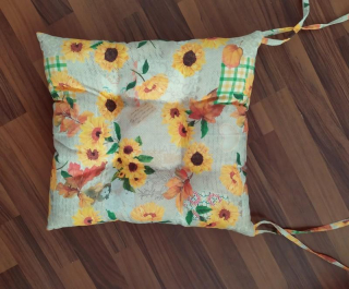 Sedák, polstr na židli prošívaný SLUNEČNICE